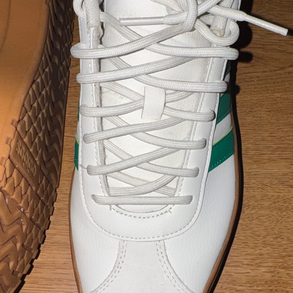 Adidas Classic White and Green Shoes with Brown Sole - Picture 2 of 6